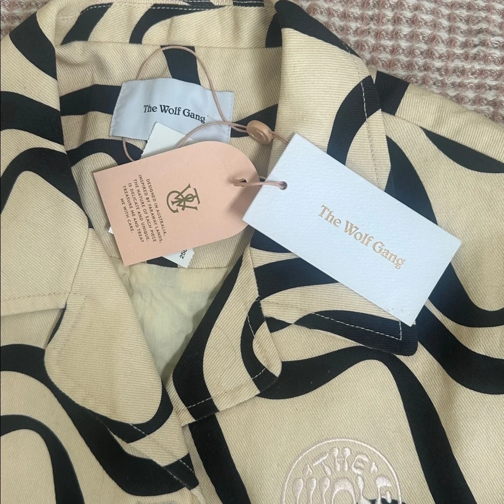 The Wolf Gang Wave Pattern Jacket in Black and Tan